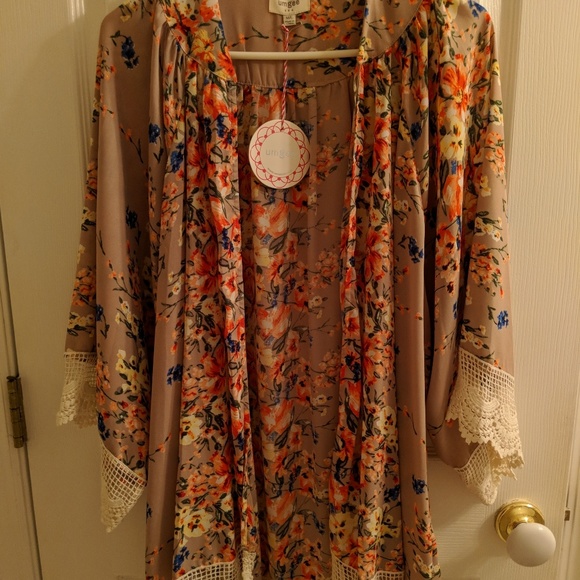 Umgee Top - Picture 4 of 4